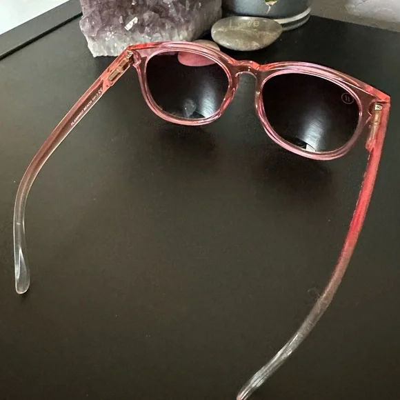 NEW Blenders “Flamingo Beach” Sunglasses - Picture 8 of 10